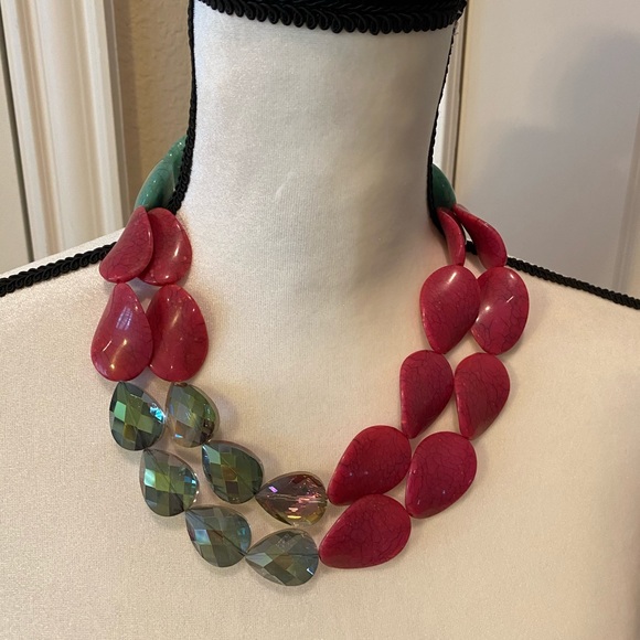 STATEMENT NECKLACE - Picture 1 of 6